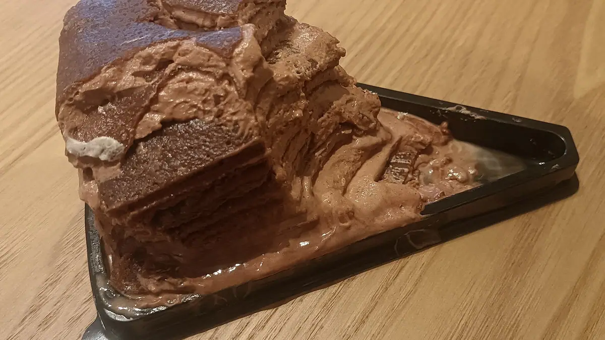 Just Good Cake – cake shop in Grimsby town centre